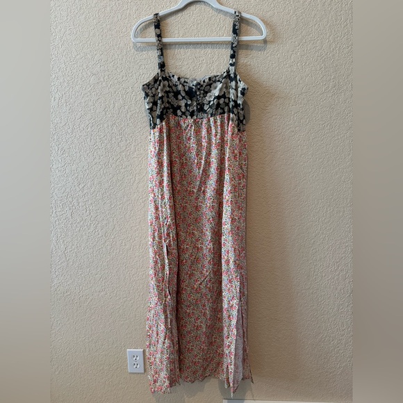 Natural Life Patti Side Slit Floral Maxi Dress. Size Medium - Picture 3 of 9